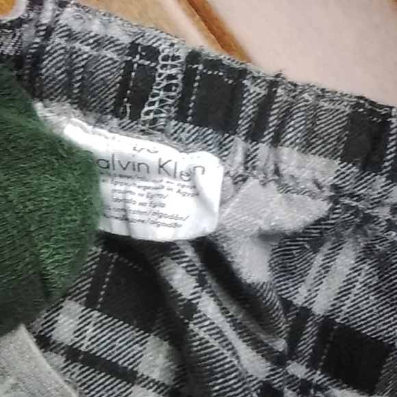 Black,white,grey flannel pajama bottom - Picture 3 of 3